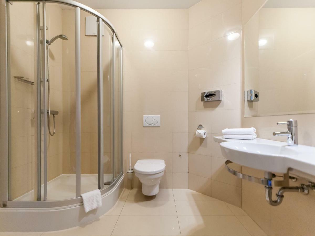 Apartament Hotelowy Delux W Kolobrzegu Ul Kosciuszki 16 Pobyt 7 Nocy 20 Procent Rabatu ,4 Dni 10 Procent Rabatu Luaran gambar
