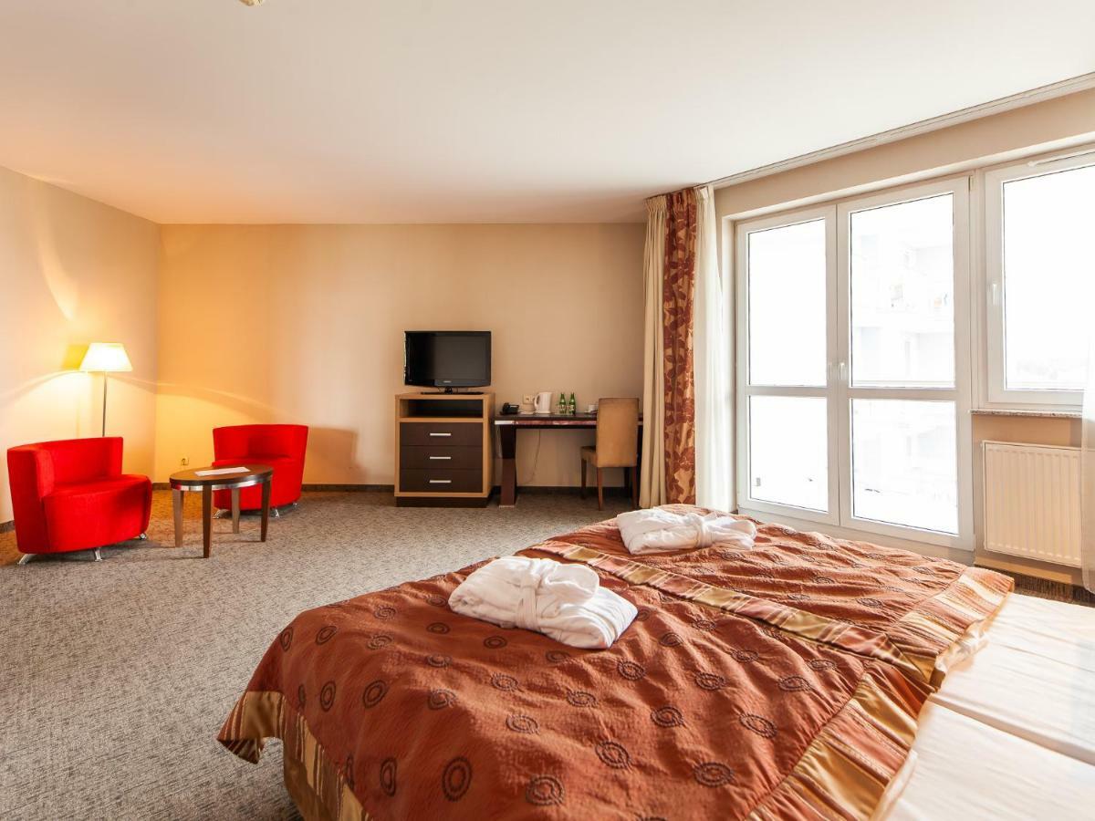 Apartament Hotelowy Delux W Kolobrzegu Ul Kosciuszki 16 Pobyt 7 Nocy 20 Procent Rabatu ,4 Dni 10 Procent Rabatu Luaran gambar